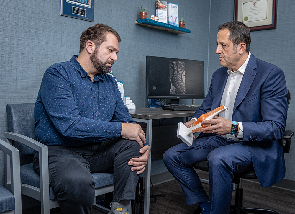 Knee pain doctor consultation
